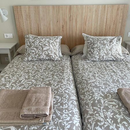 Apartamento En Primera Linea/Beachfront Apartment Фуeнхирола Екстериор снимка