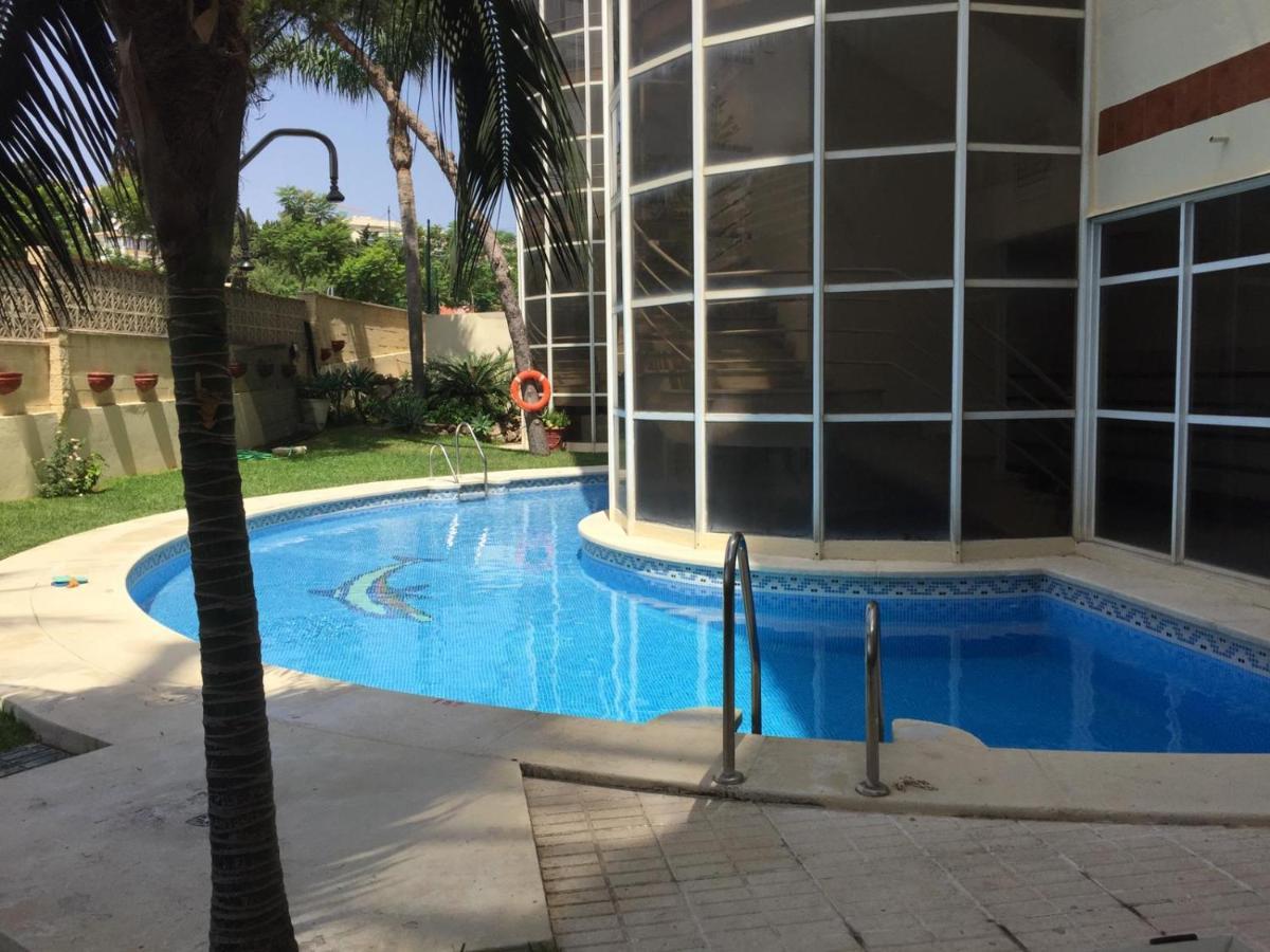 Apartamento En Primera Linea/Beachfront Apartment Фуeнхирола Екстериор снимка