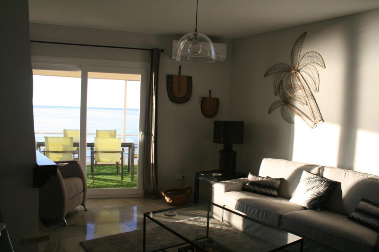 Apartamento En Primera Linea/Beachfront Apartment Фуeнхирола Екстериор снимка