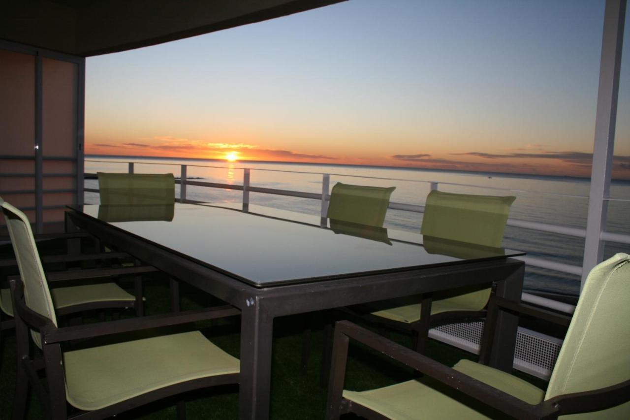 Apartamento En Primera Linea/Beachfront Apartment Фуeнхирола Екстериор снимка