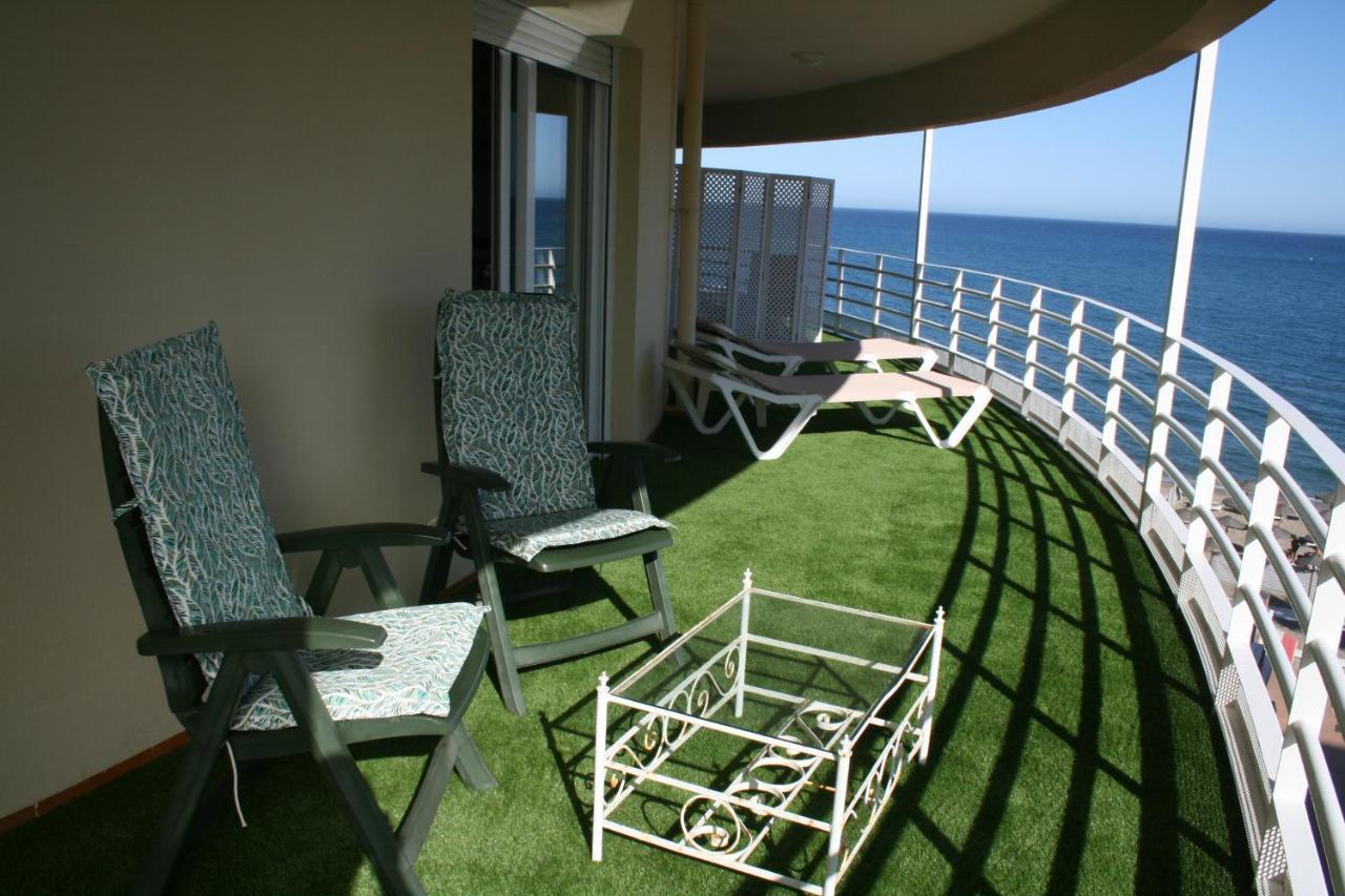 Apartamento En Primera Linea/Beachfront Apartment Фуeнхирола Екстериор снимка