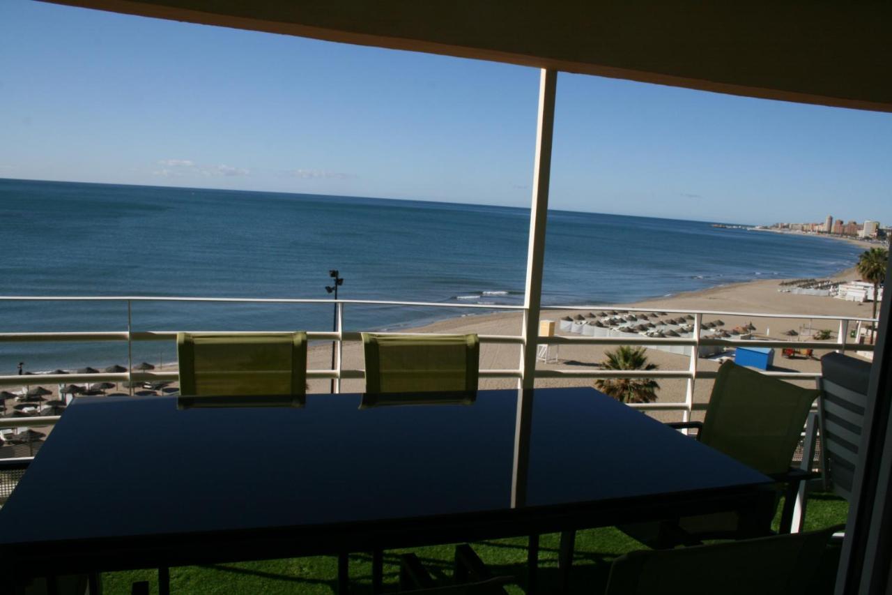 Apartamento En Primera Linea/Beachfront Apartment Фуeнхирола Екстериор снимка