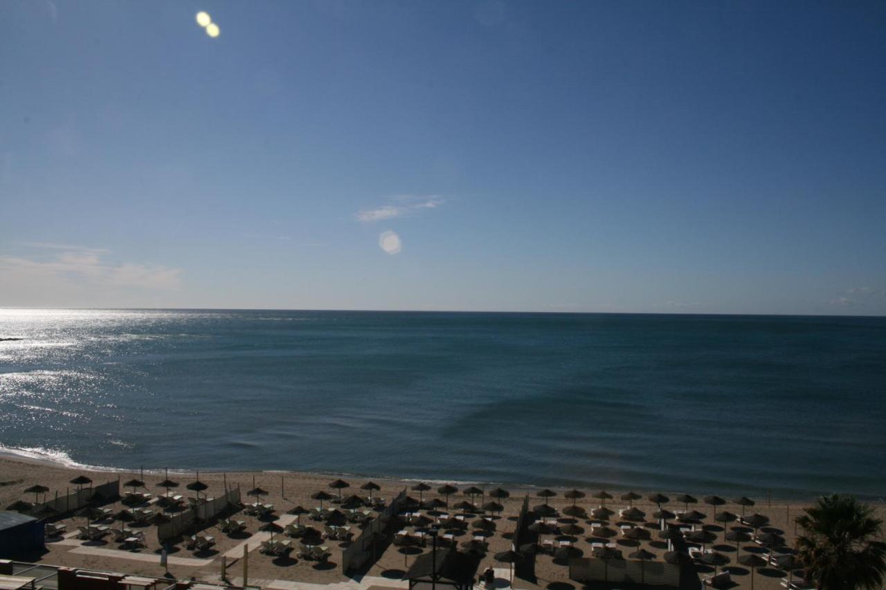 Apartamento En Primera Linea/Beachfront Apartment Фуeнхирола Екстериор снимка