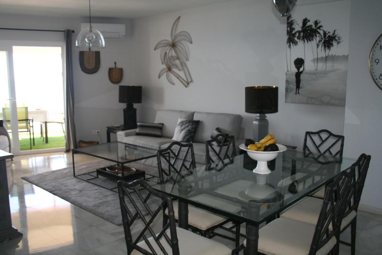 Apartamento En Primera Linea/Beachfront Apartment Фуeнхирола Екстериор снимка