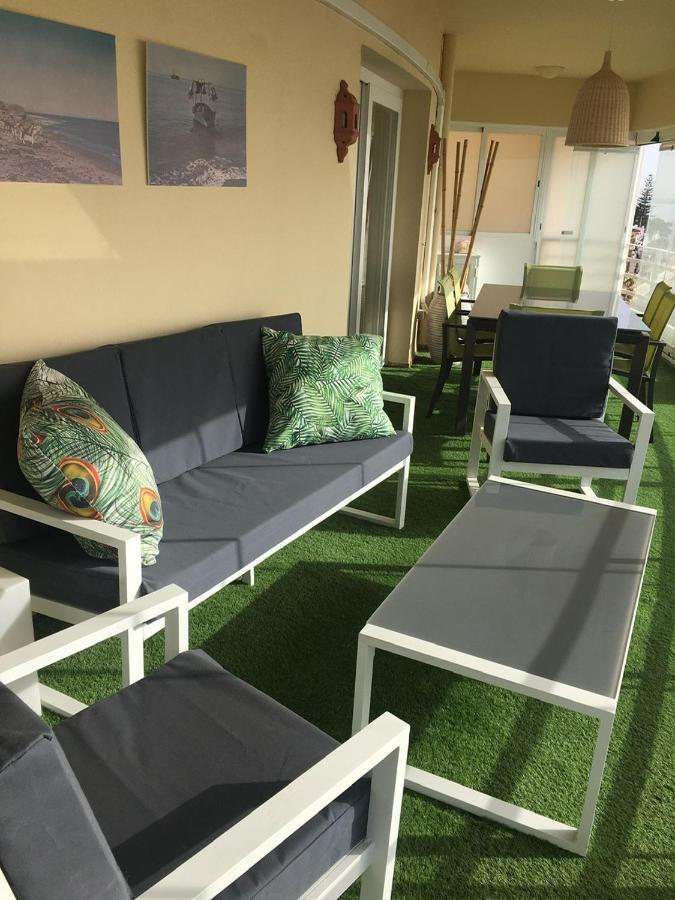 Apartamento En Primera Linea/Beachfront Apartment Фуeнхирола Екстериор снимка