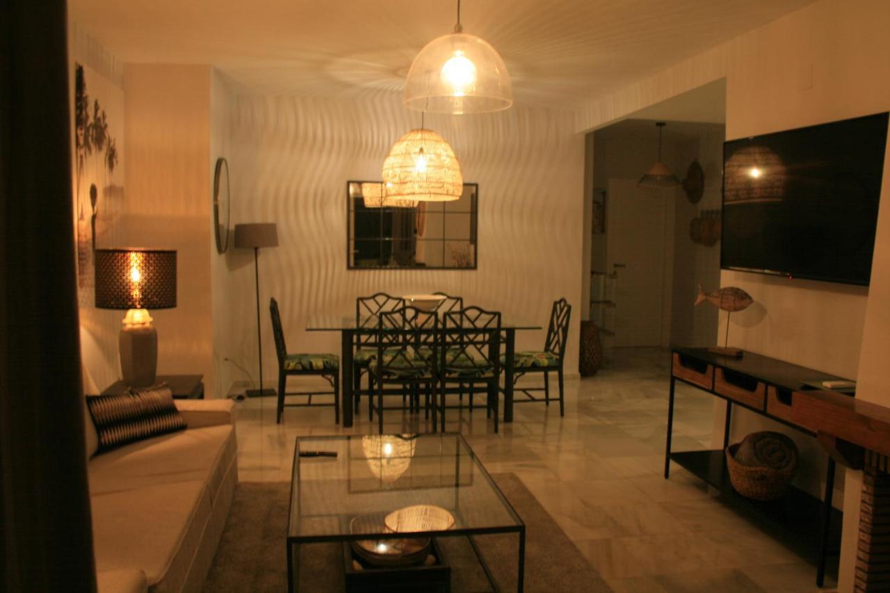 Apartamento En Primera Linea/Beachfront Apartment Фуeнхирола Екстериор снимка