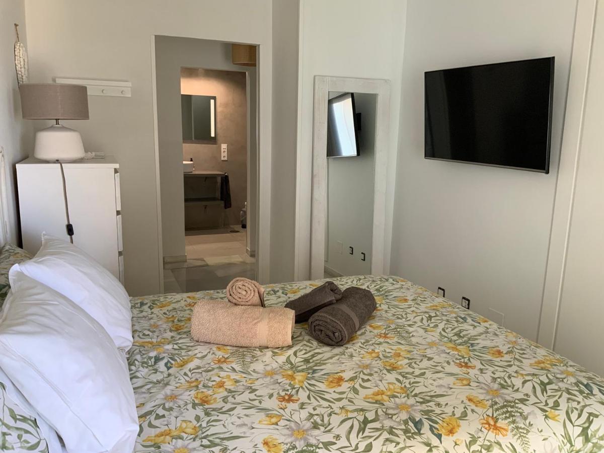 Apartamento En Primera Linea/Beachfront Apartment Фуeнхирола Екстериор снимка